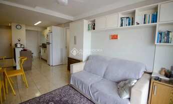 Imagem 2: Apto próximo a UFSC com 2 quartos, sendo 1 suíte - 1 vaga livre e coberta - Trindade- Flor