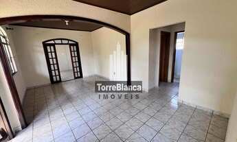 Imagem 4: Venda - Casa com edícula, 3 quartos, 2 vagas, Churrasqueira, Quintal Amplo, Próximo ao Sho