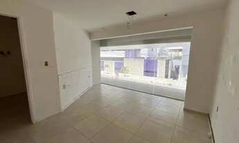 Imagem: Centro comercial exc loja c/ vitrine 60m2