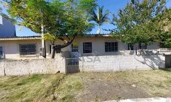 Imagem: Casa com 02 dormitórios.