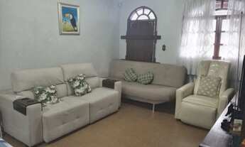 Imagem 7: Sobrado para venda possui 372 metros quadrados com 6 quartos em Cobilândia - Vila Velha