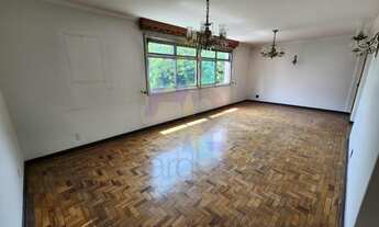 Imagem 2: Apartamento espaçoso com ótimo potencial para reforma no Paraíso