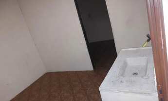 Imagem 5: Aluga-se kitnet perto do metrô. Para casais sem filhos,moças e rapazes