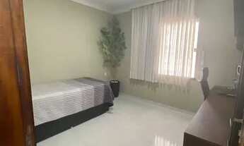 Imagem 3: Casa bonita no Jardins do Lago tem gente feliz dentro