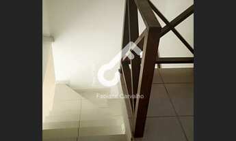 Imagem 3: ESTRADA DO COCO, Abrantes. Duplex com 3 quartos sendo 1 suíte, dependência. 105m² de área