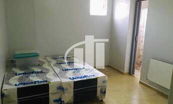 Imagem 6: Quarto com banheiro privativo - SUITE para locação, compartilha cozinha e área de serviço