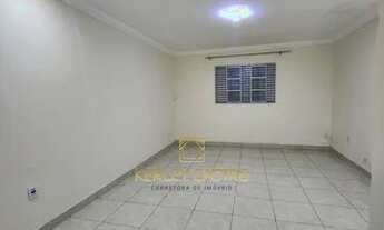 Imagem 6: Casa próxima da ?Escola da Ambev?, em lote inteiro