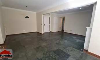 Imagem: Pinheiros, 3 dormitórios, 2 vagas, varanda