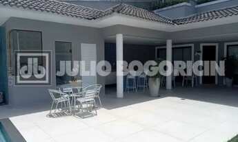 Imagem 4: JBB67203 Barra da Tijuca Casa Triplex 4 Suítes Piscina Sauna Churrasqueira Venda Julio Bog