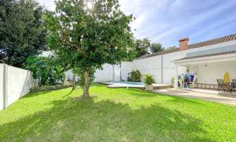 Imagem 6: Bela casa à venda, 3 dormitórios, com piscina, salão de festas, bairro Camobi!