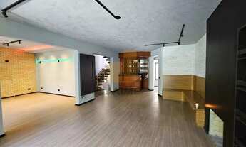 Imagem 2: Mansão com 900 m2 e 10 vagas no coração da Vila Madalena