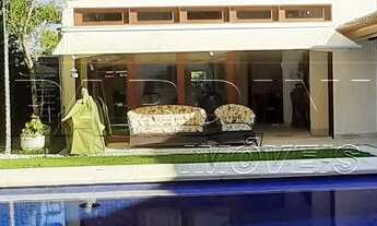 Imagem 2: Casa de temporada a 60 metros do mar, com piscina, no condomínio Pedra Verde, praia do Láz