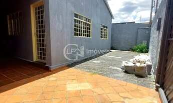 Imagem 2: Casa bem localizada