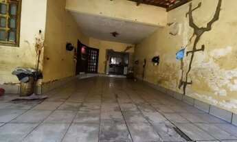 Imagem 2: Casa Ampla à Venda - Oportunidade Imperdível!