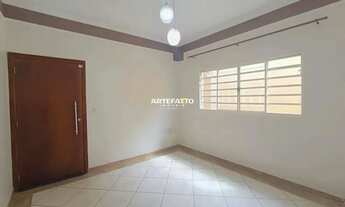 Imagem 3: Belíssima casa à venda em terreno inteiro no Bairro Recanto Elimar