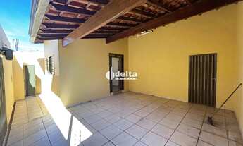 Imagem 2: Casa residencial com 3 quartos sendo 1 suíte disponível para locação no bairro Jardim Patr