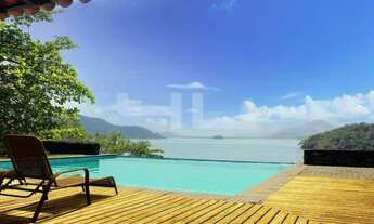 Imagem: Ilha paradisíaca em Angra dos Reis com