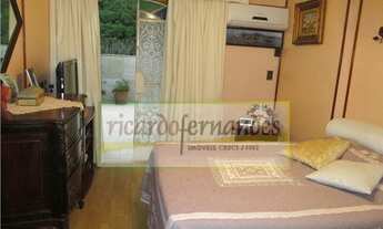 Imagem 7: Cobertura aconchegante e silenciosa. Vista para o verde