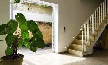 Imagem 7: Casa em Moema à Venda - Semi Reformada Quintal espaçoso e rua tranquila