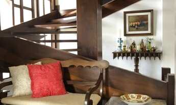 Imagem 6: Casa de condomínio para venda possui 400 metros quadrados com 5 quartos