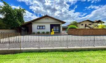 Imagem: Casa em localização privilegiada com Piscina