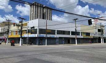 Imagem: Prédio Comercial (Prédio pintado de branco