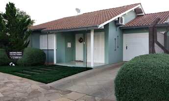 Imagem 2: Casa de alvenaria com 145 m² mais 42 m² deck com pergolado coberto