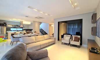 Imagem 2: Alphaville Manaus 1 - Venda de linda Casa mobiliada de 5 suítes - Ponta Negra - Manaus-AM