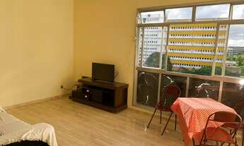 Imagem 3: Centro: apartamento dois quartos; dois banheiros; mobiliado