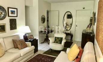 Imagem 4: ALUGO - Apto Muito Agradável, em Ótima Localização Rua Maria Eugênia no Humaitá ( rua tran