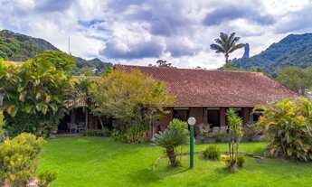 Imagem: Casa linear com 5 suítes no bairro Comary