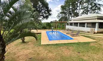 Imagem 2: Sítio à venda em Igarapé/MG - 2.000 m² com casa, piscina e pomar