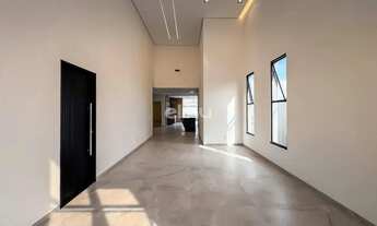 Imagem 3: Casa plana à venda com piscina na Cidade Alphaville