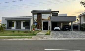 Imagem 2: Casa à venda em Vinhedo, Condomínio Campo de Toscana, com 3 suítes, com 376.28 m²