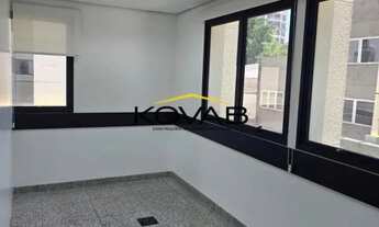 Imagem 2: Sala Comercial em Moema: Pronta para Uso, com Ar, Granito e Lado do Metrô! 43m²