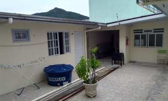 Imagem 3: Excelente casa em Camboriú, no bairro monte alegre!