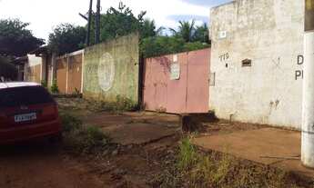 Imagem 2: Terreno plano em área mista(Residencial e Comercial