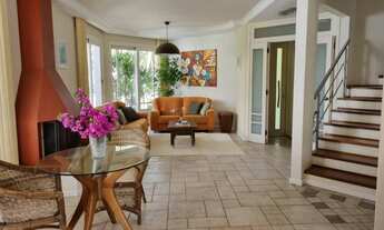 Imagem 6: Casa para venda com 350 metros quadrados com 5 quartos.