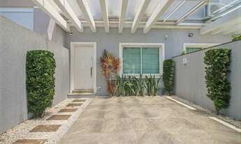 Imagem 2: Casa de condomínio para venda tem 172 metros quadrados com 3 quartos