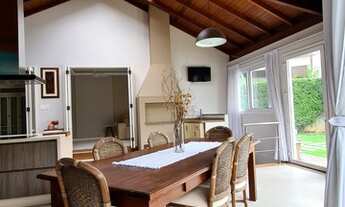 Imagem 5: Casa para venda com 350 metros quadrados com 5 quartos.