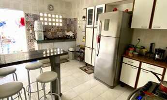 Imagem 6: Casa para venda possui 200 metros quadrados com 3 quartos