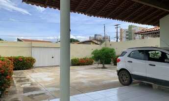 Imagem 2: Vende-se casa no Cristo Rei com Energia Solar Incluída - Excelente localização