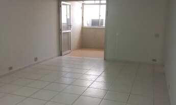 Imagem 2: Apartamento com sala, 2 quartos com suíte, em condomínio com play e vaga