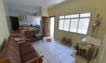 Imagem 2: Casa grande com piscina e churrasqueira à venda em Praia Grande, aceita financiamento!!!