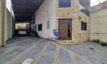 Imagem 2: Sobrado em Ferraz de Vasconcelos/SP; 4 quartos (2 suítes); 6 vagas