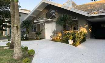 Imagem: Casa em condomínio com segurança 24 horas