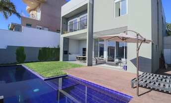 Imagem 2: Casa para aluguel e venda tem 340 metros quadrados com 4 quartos