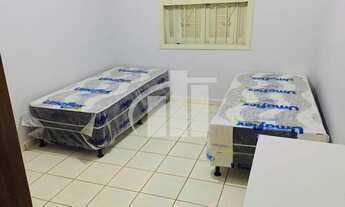 Imagem 3: Quarto com banheiro privativo - SUITE para locação, compartilha cozinha e área de serviço