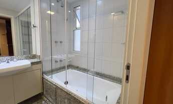 Imagem 7: Apartamento para aluguel com 181 metros quadrados com 3 quartos em Moema - São Paulo - SP