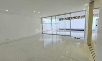 Imagem 3: Casa para venda possui 445 metros quadrados com 4 quartos em Alphaville - Santana de Parna